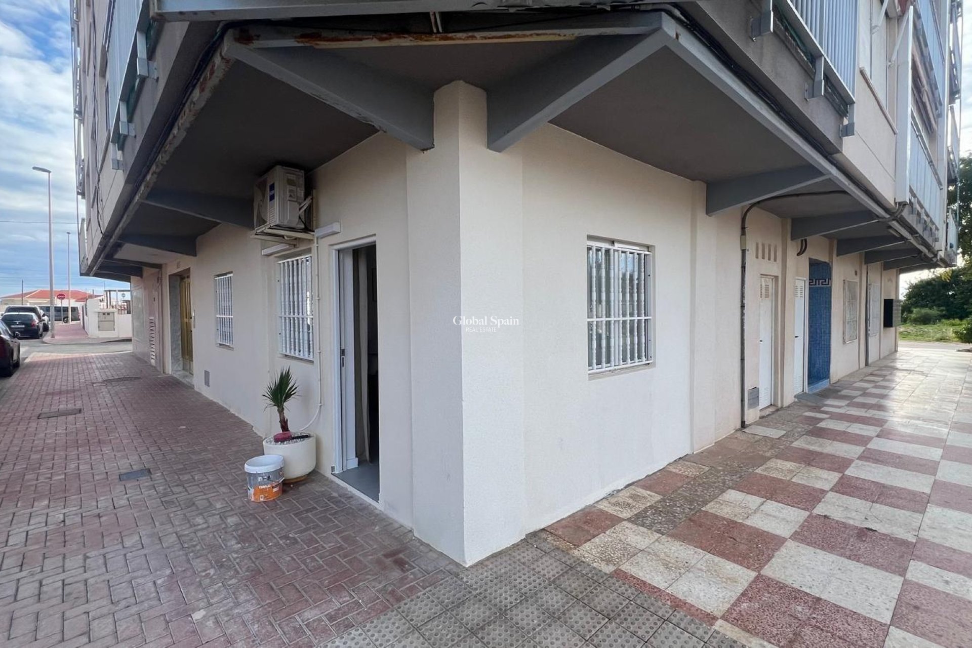 Odsprzedaż - MIESZKANIE -
TORREVIEJA - Zona Los Frutales