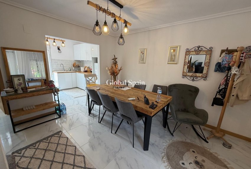 Odsprzedaż - MIESZKANIE -
TORREVIEJA - Zona Los Frutales