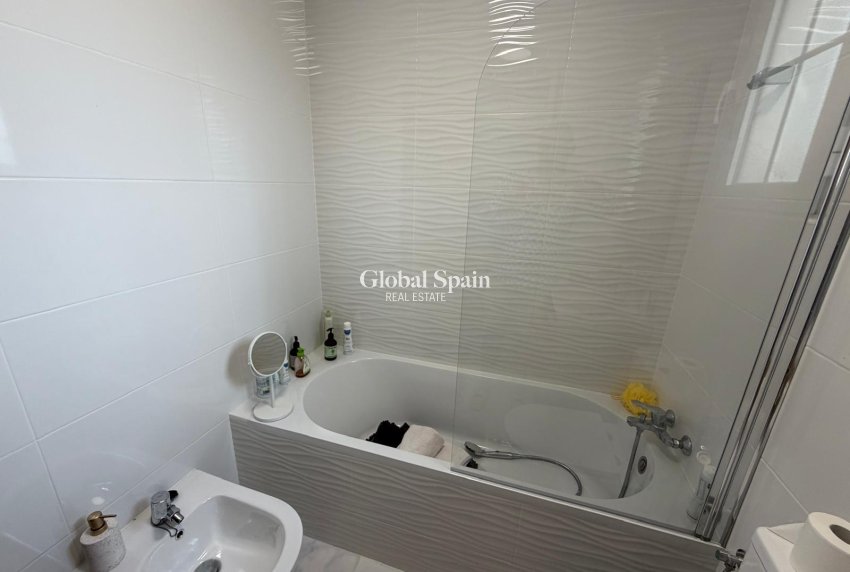 Odsprzedaż - MIESZKANIE -
TORREVIEJA - Zona Los Frutales
