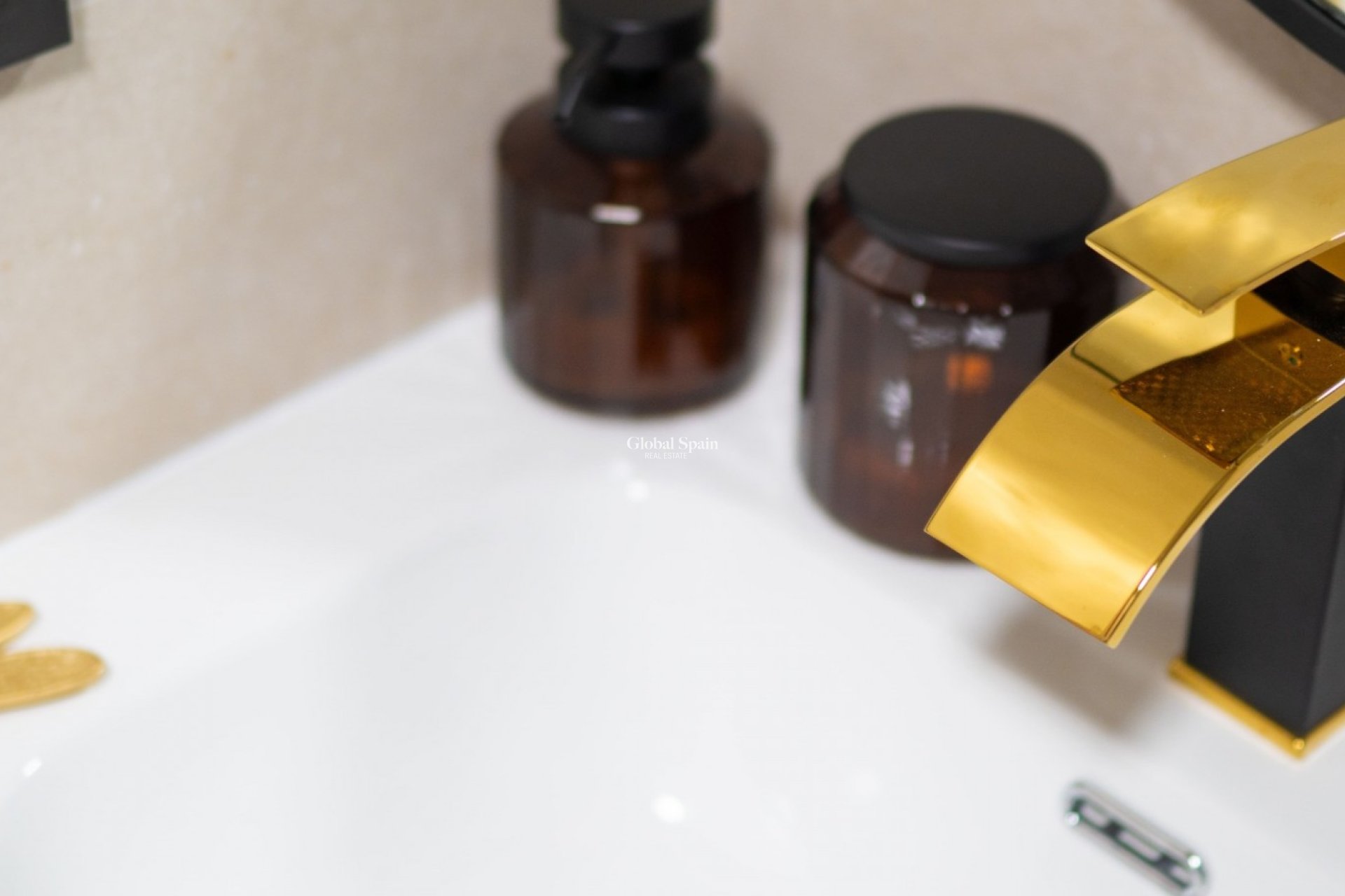 Odsprzedaż - MIESZKANIE -
TORREVIEJA - 