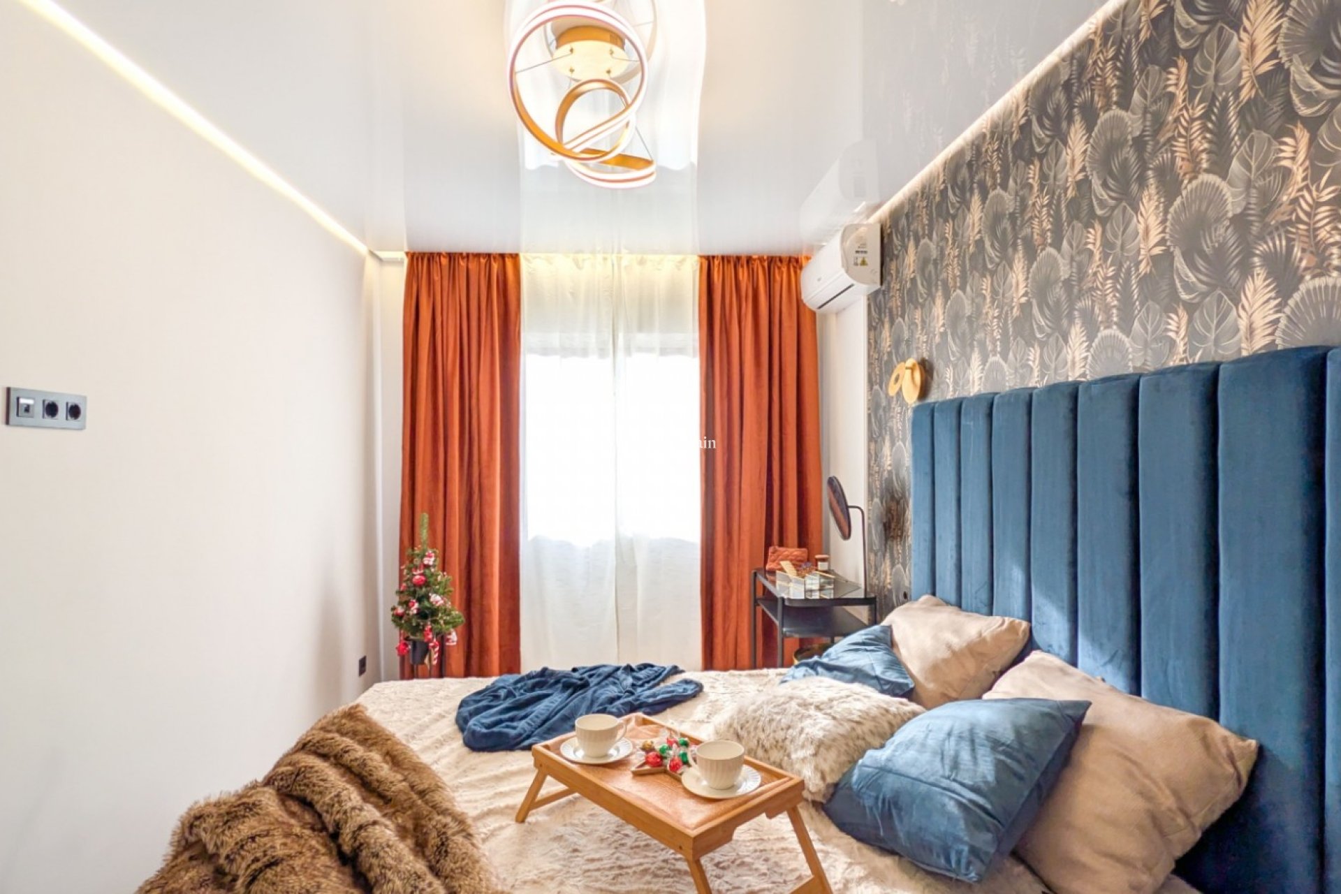 Odsprzedaż - MIESZKANIE -
TORREVIEJA - 