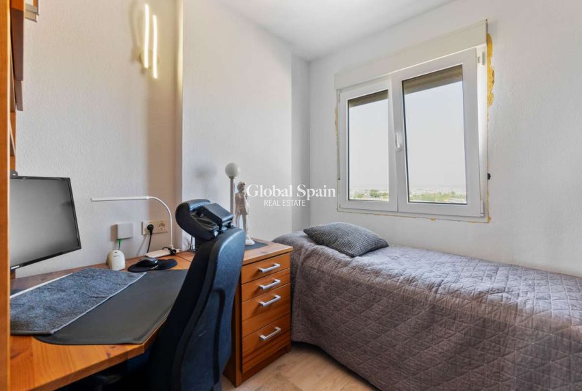 Odsprzedaż - MIESZKANIE -
TORREVIEJA - 