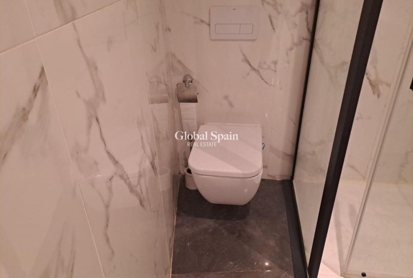 Odsprzedaż - MIESZKANIE -
TORREVIEJA - 