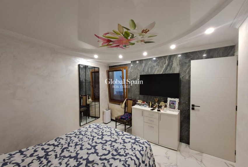 Odsprzedaż - MIESZKANIE -
TORREVIEJA - 