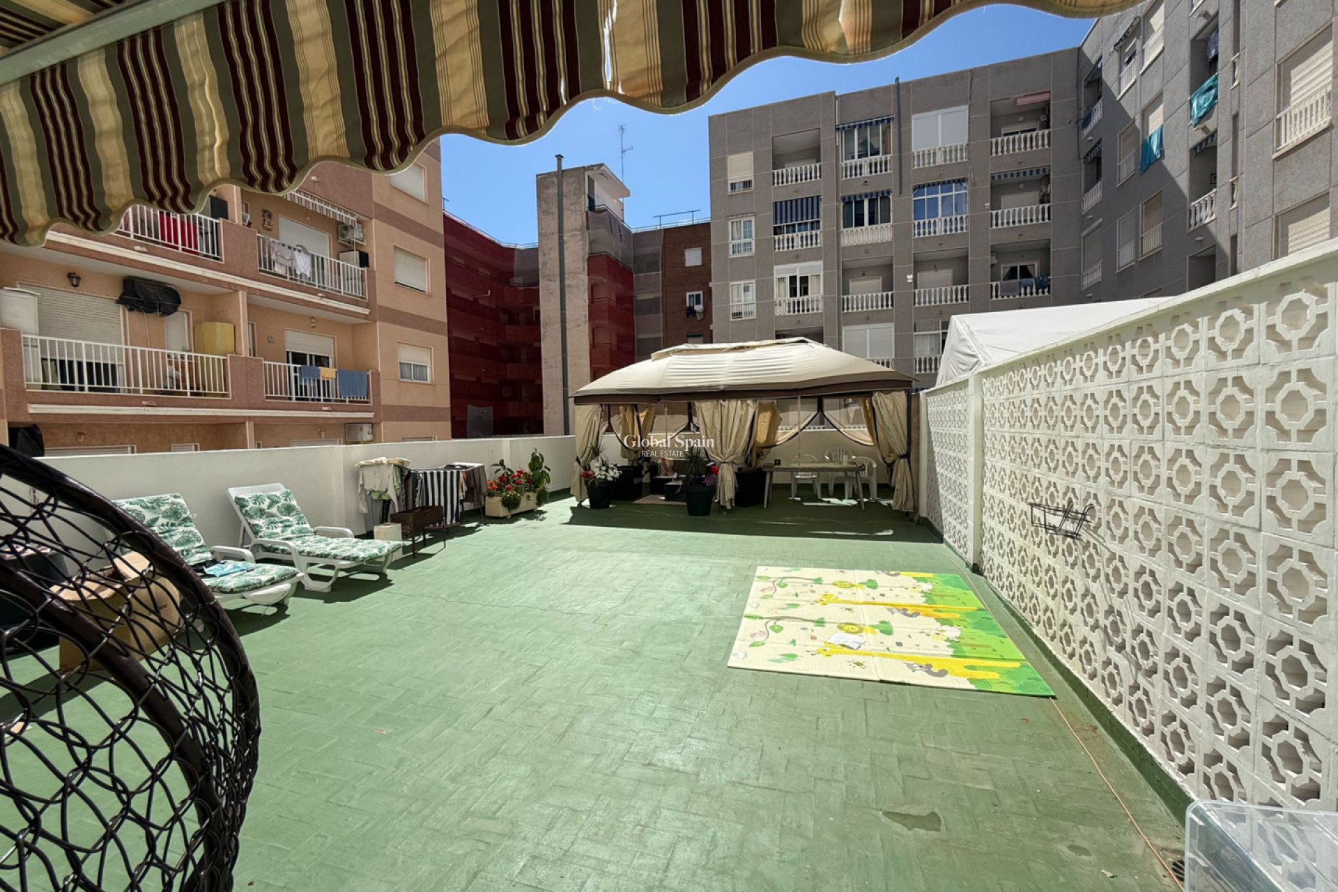 Odsprzedaż - MIESZKANIE -
TORREVIEJA - 