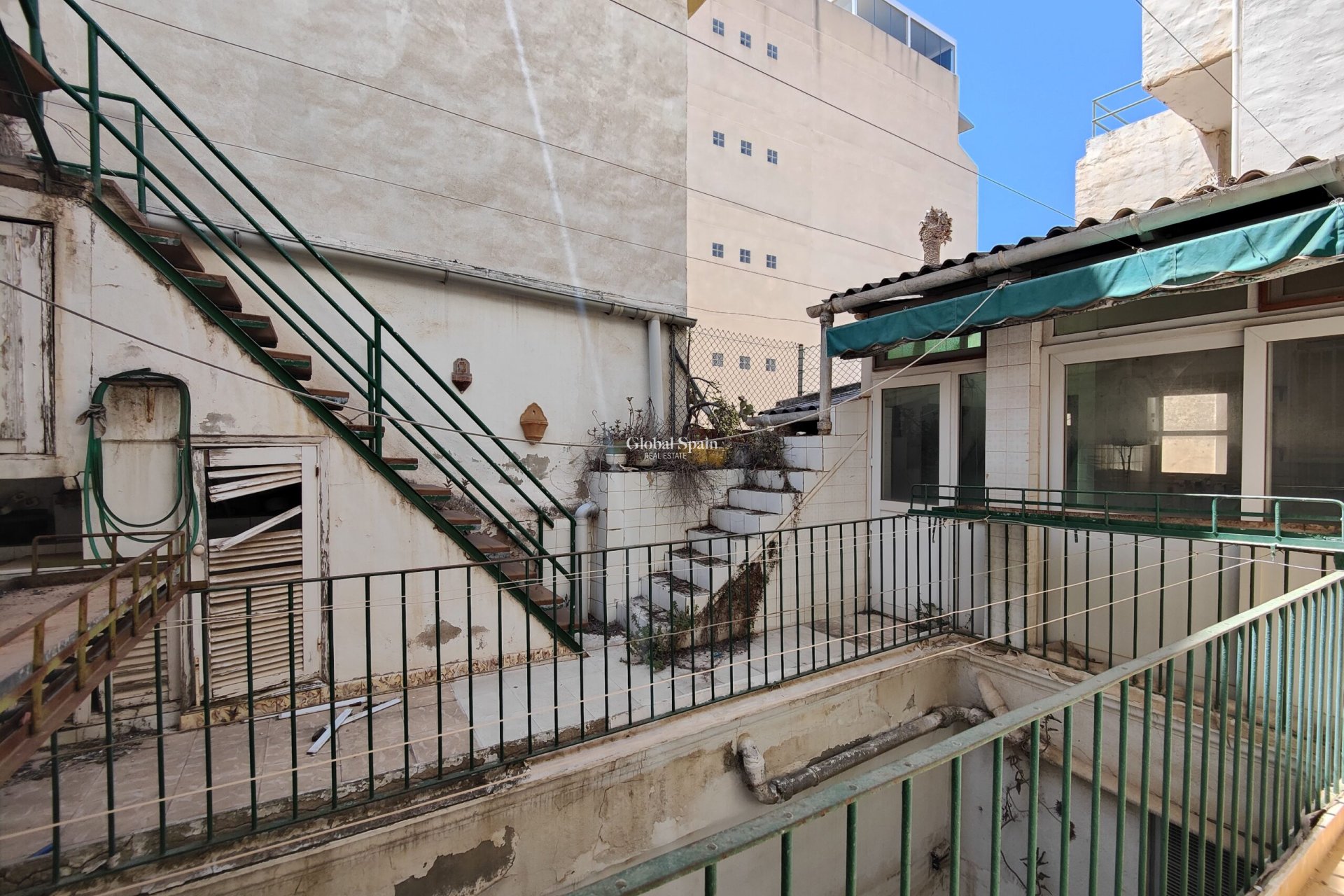 Odsprzedaż - MIESZKANIE -
TORREVIEJA - 