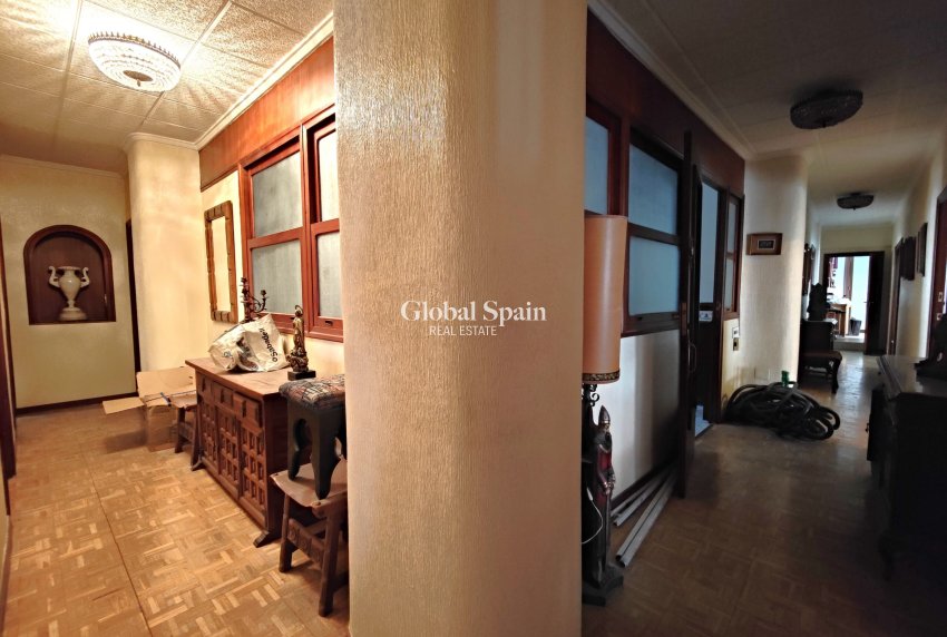 Odsprzedaż - MIESZKANIE -
TORREVIEJA - 