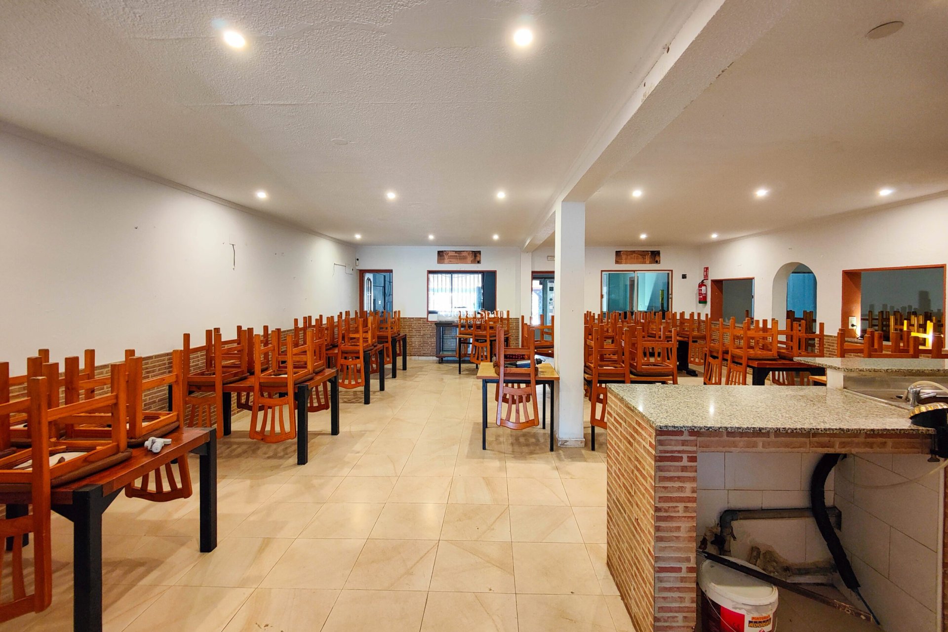 Odsprzedaż - MIESZKANIE -
TORREVIEJA - 