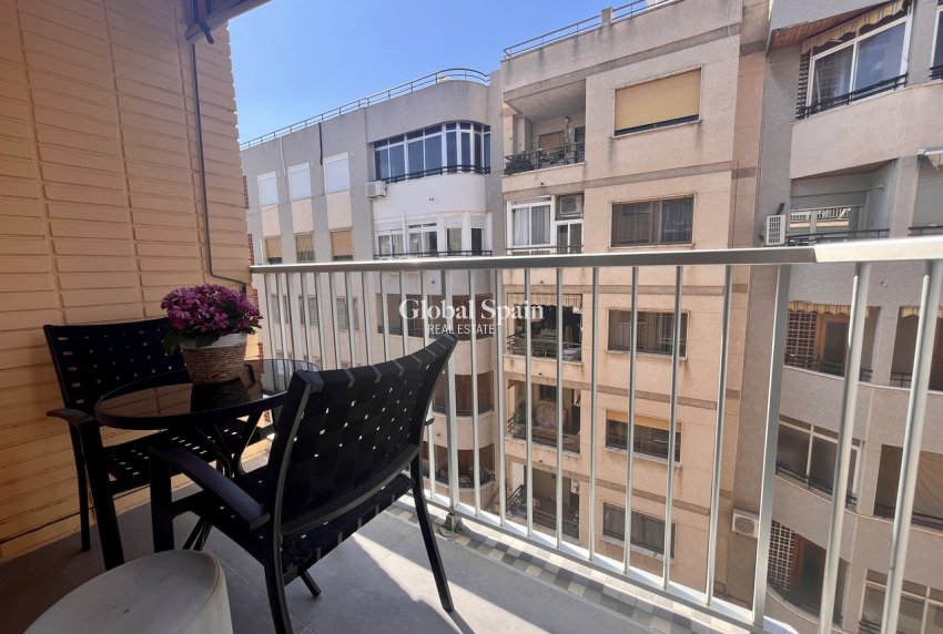 Odsprzedaż - MIESZKANIE -
TORREVIEJA - 