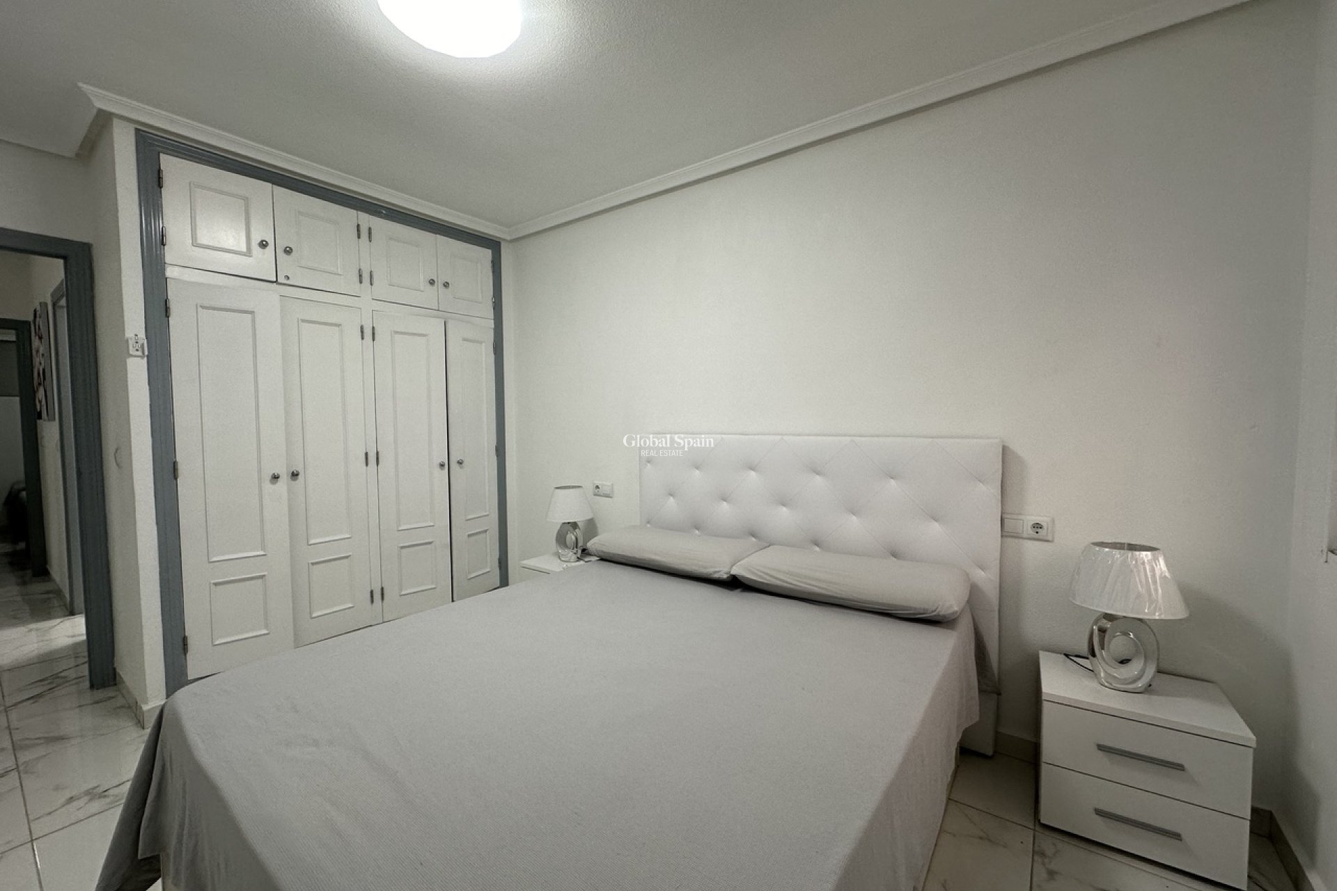 Odsprzedaż - MIESZKANIE -
TORREVIEJA - 