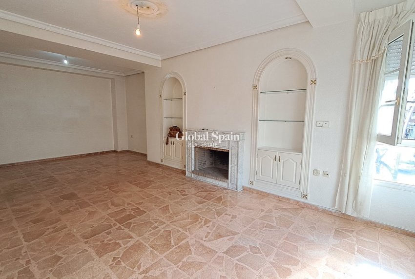 Odsprzedaż - MIESZKANIE -
TORREVIEJA - 