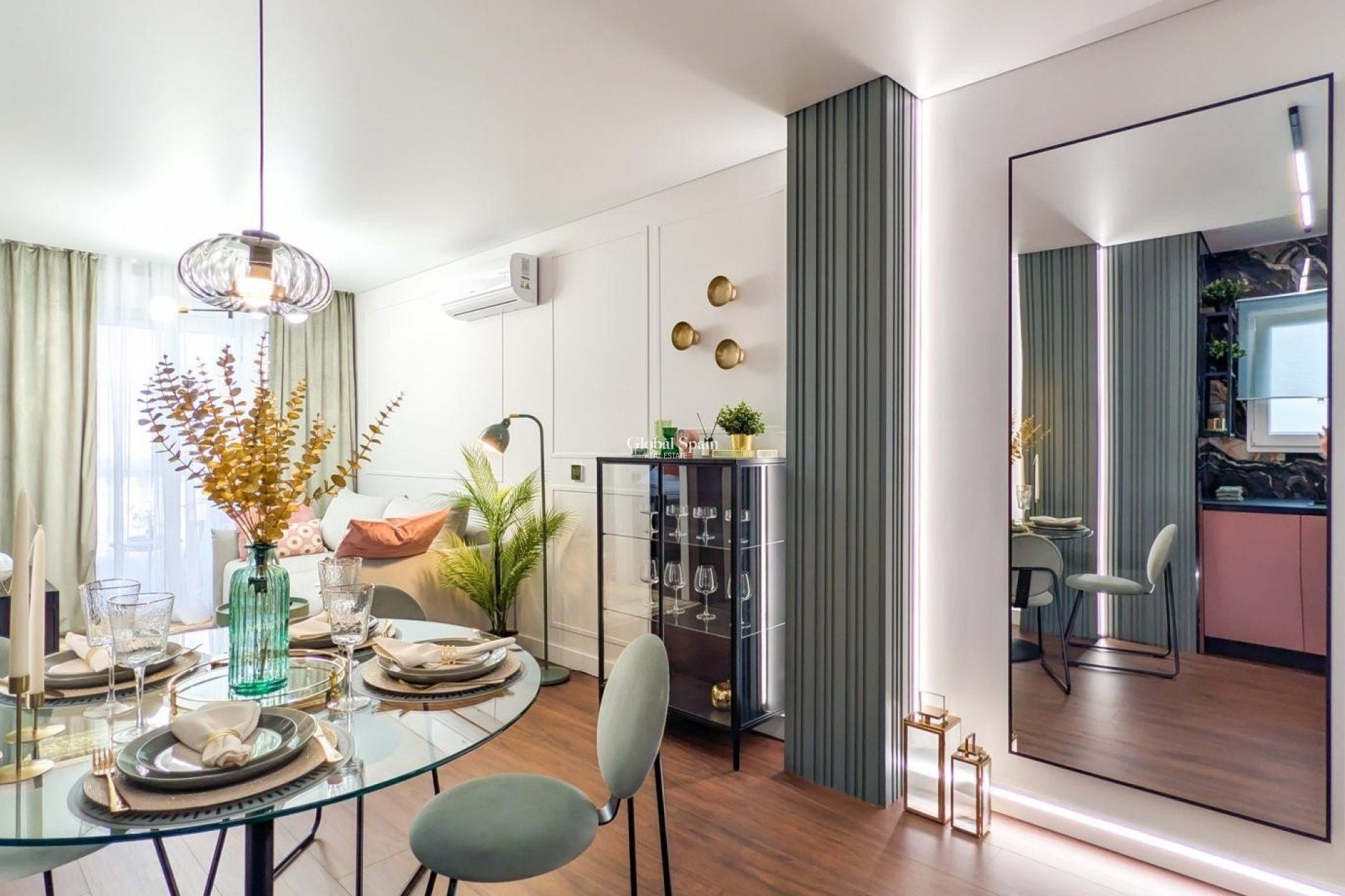 Odsprzedaż - MIESZKANIE -
TORREVIEJA - 