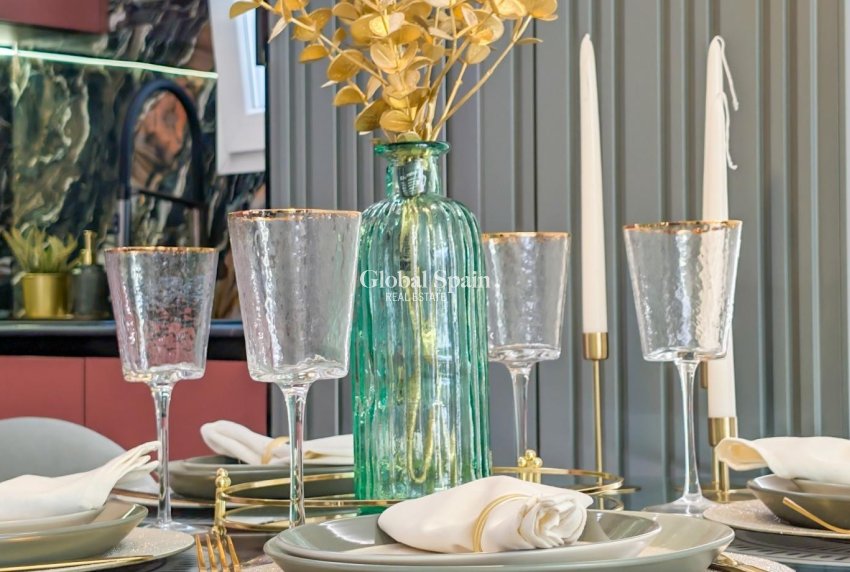 Odsprzedaż - MIESZKANIE -
TORREVIEJA - 