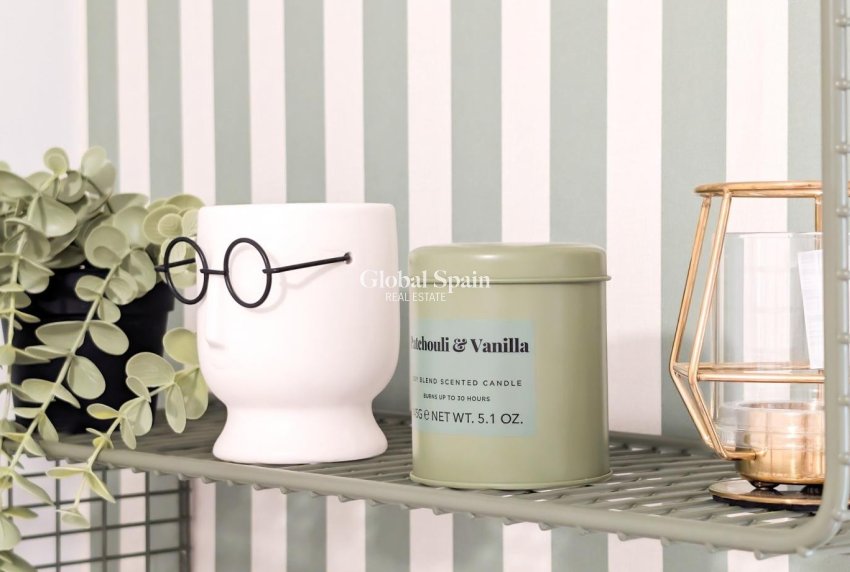 Odsprzedaż - MIESZKANIE -
TORREVIEJA - 