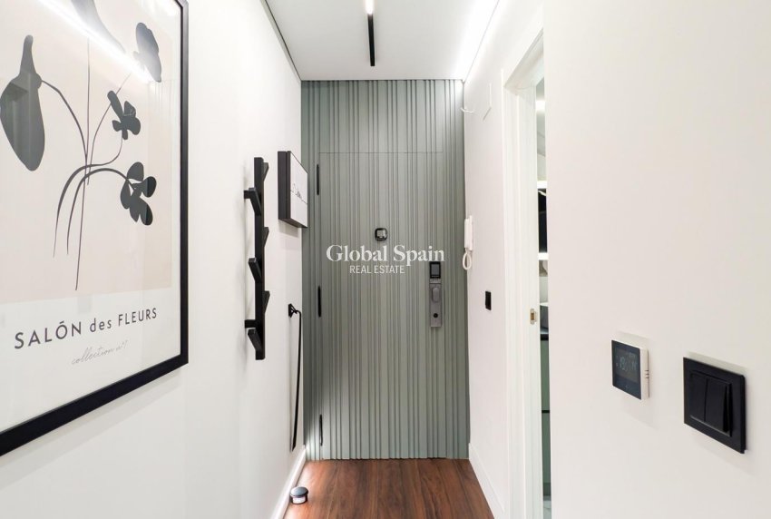 Odsprzedaż - MIESZKANIE -
TORREVIEJA - 