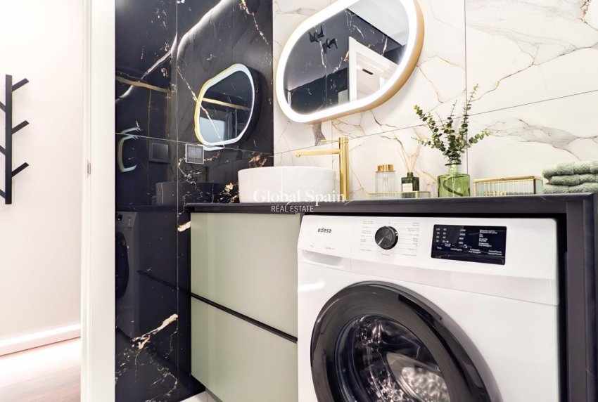 Odsprzedaż - MIESZKANIE -
TORREVIEJA - 