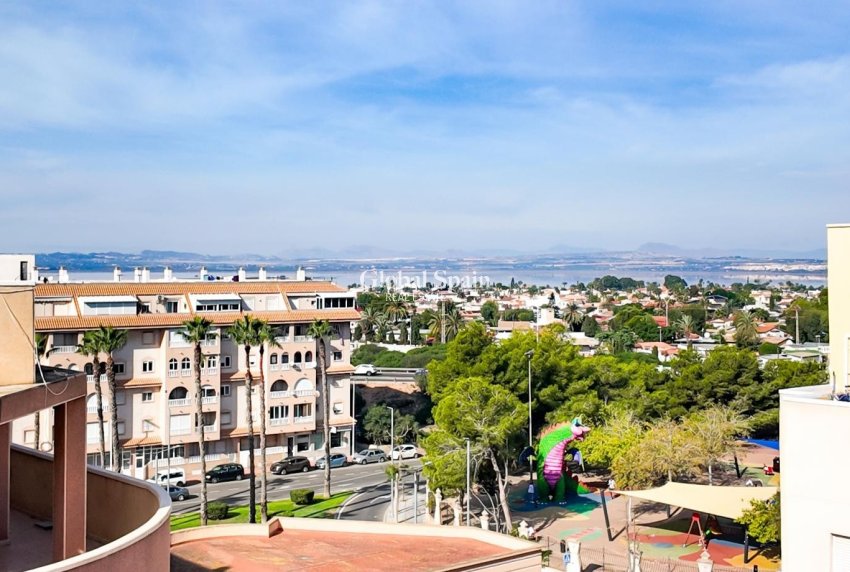 Odsprzedaż - MIESZKANIE -
TORREVIEJA - 