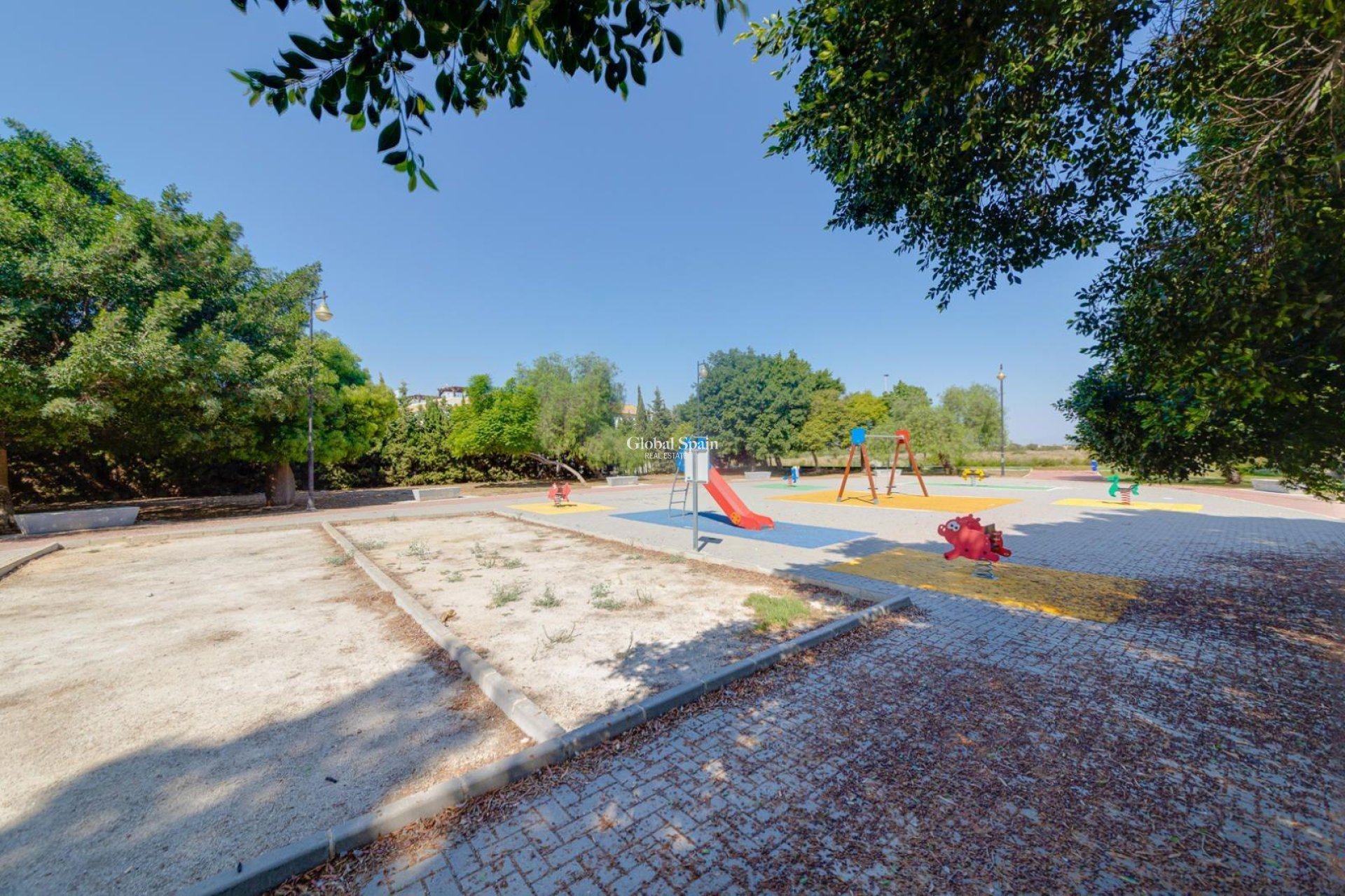 Odsprzedaż - MIESZKANIE -
TORREVIEJA - 