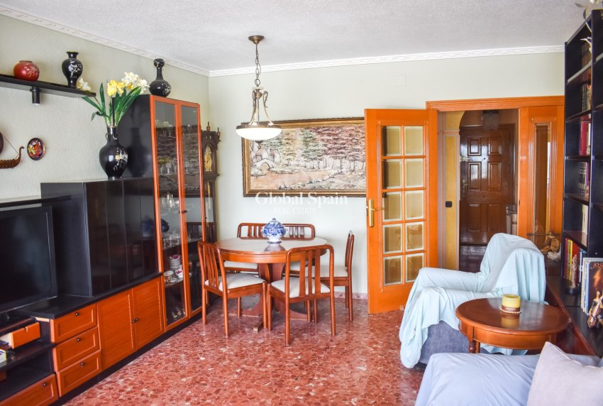 Odsprzedaż - MIESZKANIE -
TORREVIEJA - 