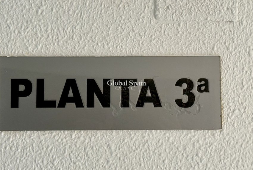 Odsprzedaż - MIESZKANIE -
TORREVIEJA - 