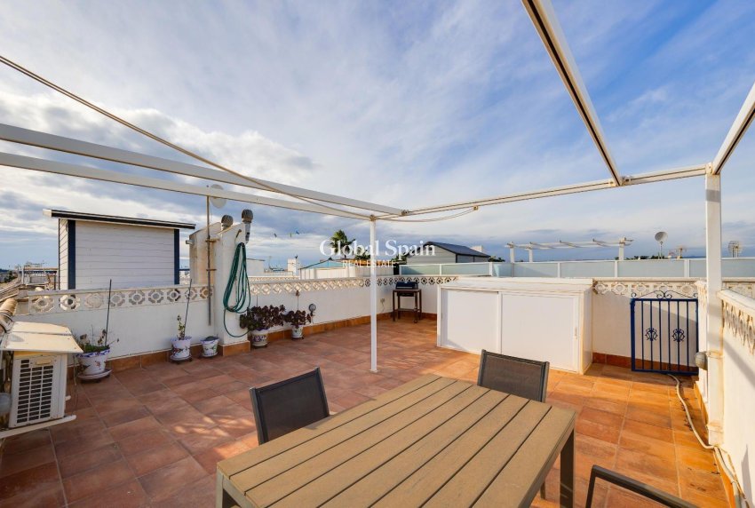 Odsprzedaż - MIESZKANIE -
TORREVIEJA - 