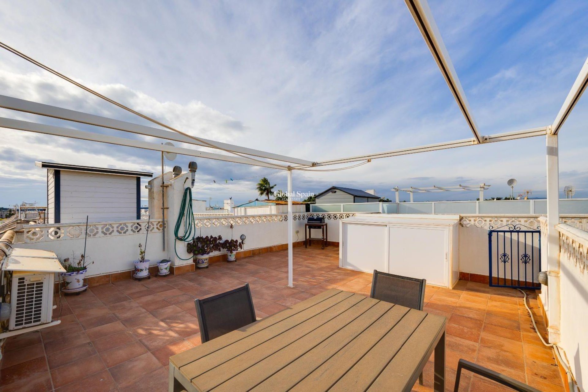 Odsprzedaż - MIESZKANIE -
TORREVIEJA - 