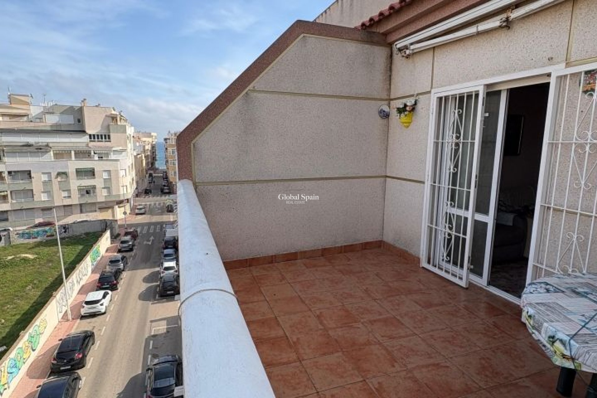 Odsprzedaż - MIESZKANIE -
TORREVIEJA - 
