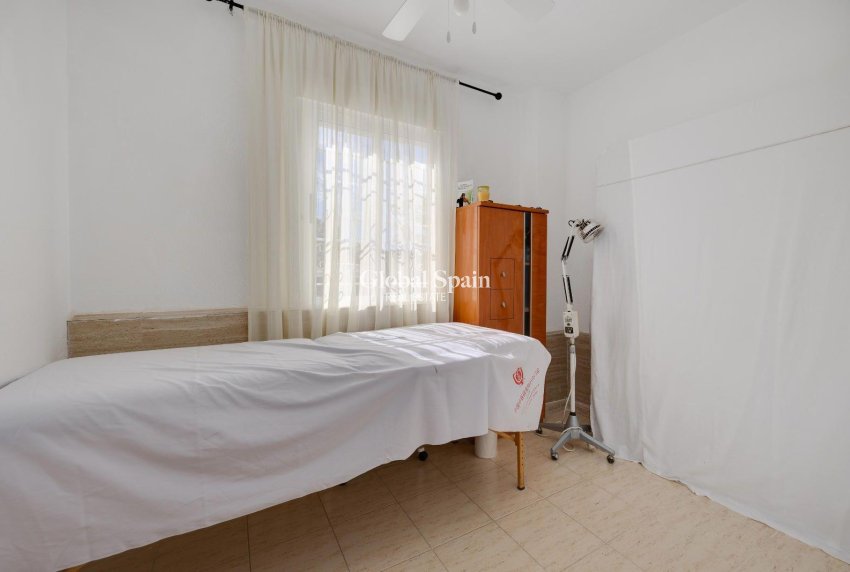 Odsprzedaż - MIESZKANIE -
TORREVIEJA - 