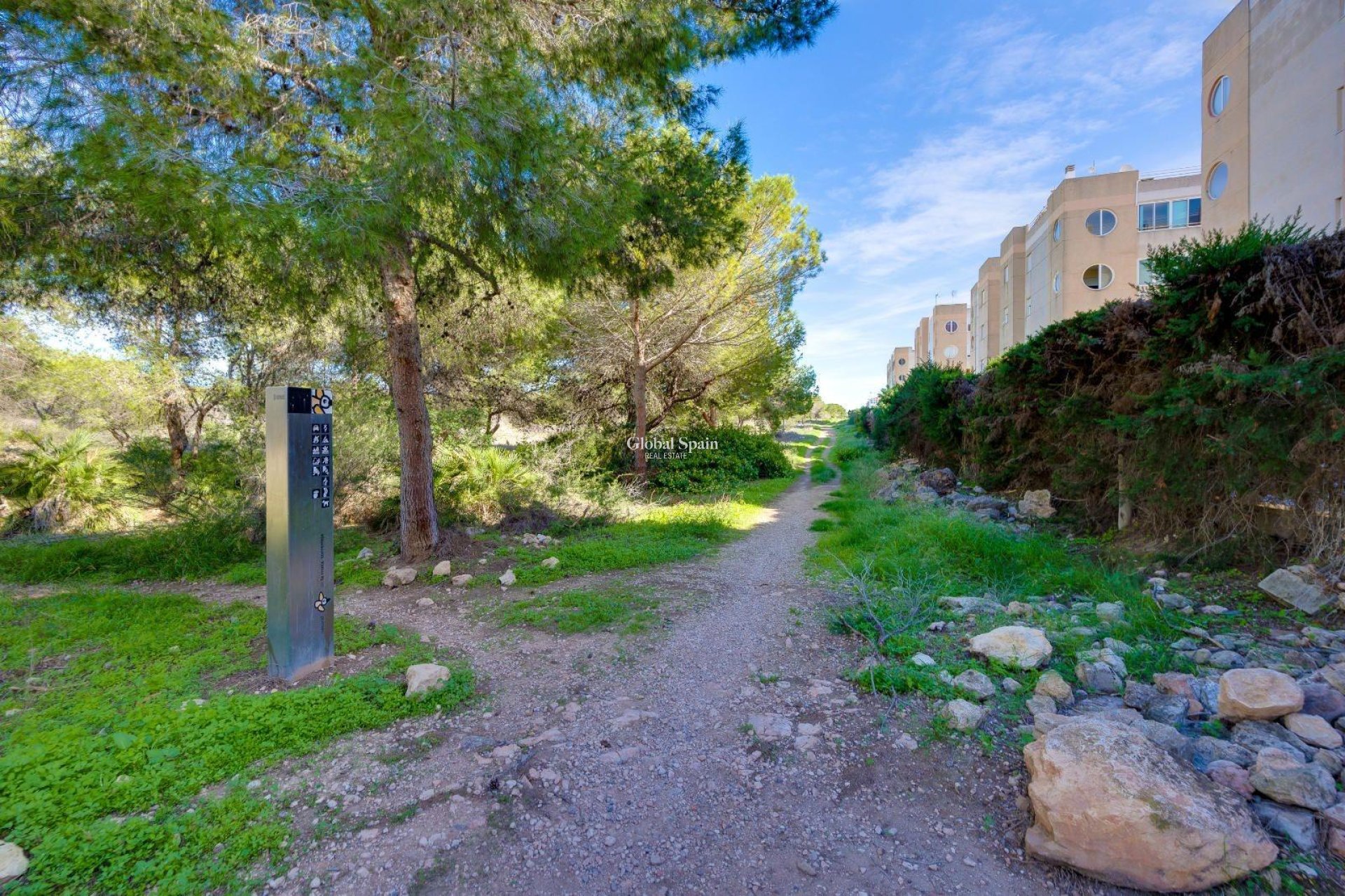 Odsprzedaż - MIESZKANIE -
TORREVIEJA - 