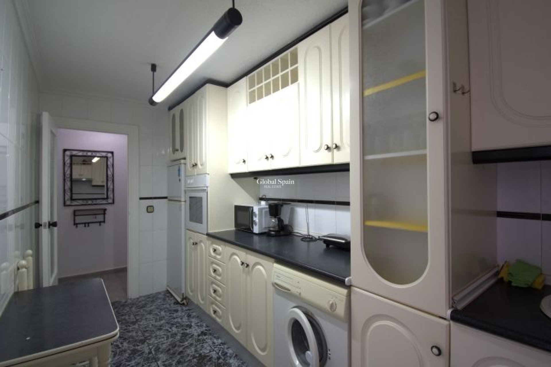 Odsprzedaż - MIESZKANIE -
TORREVIEJA - 