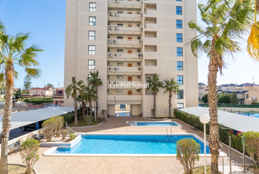 Odsprzedaż - MIESZKANIE -
TORREVIEJA - 