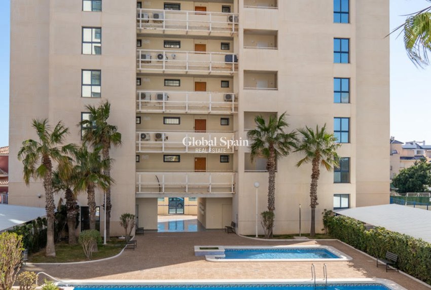 Odsprzedaż - MIESZKANIE -
TORREVIEJA - 