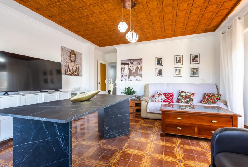 Odsprzedaż - MIESZKANIE -
TORREVIEJA - 