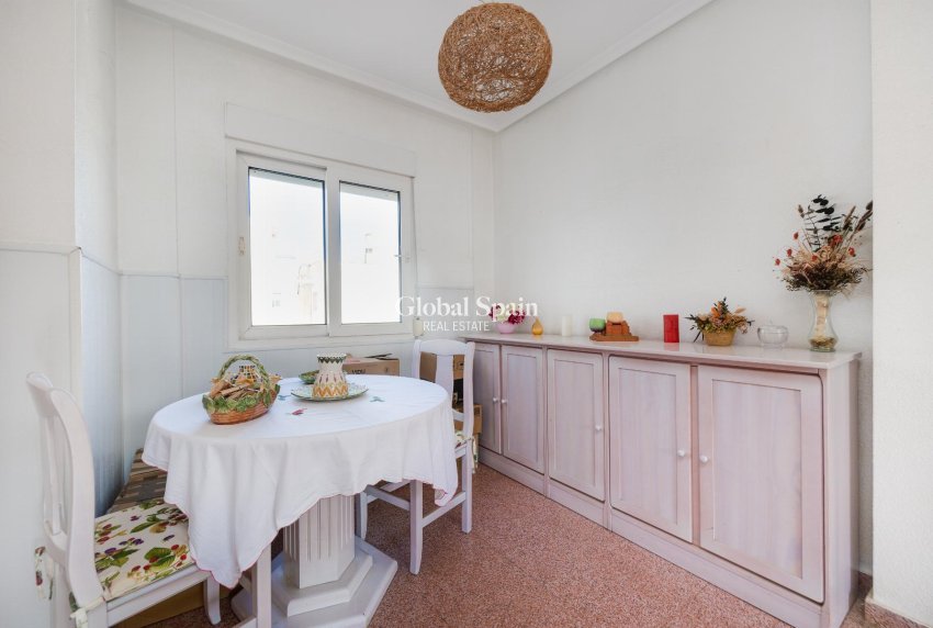 Odsprzedaż - MIESZKANIE -
TORREVIEJA - 