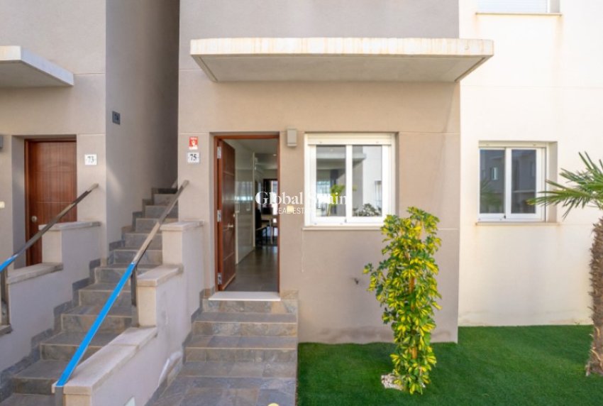 Odsprzedaż - MIESZKANIE -
TORREVIEJA - 