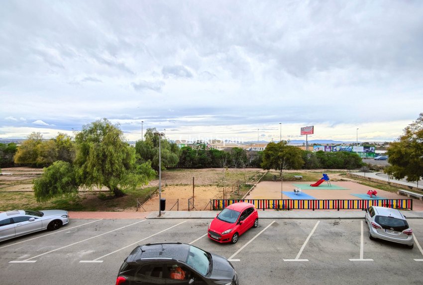 Odsprzedaż - MIESZKANIE -
TORREVIEJA - 