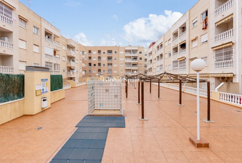 Odsprzedaż - MIESZKANIE -
TORREVIEJA - 