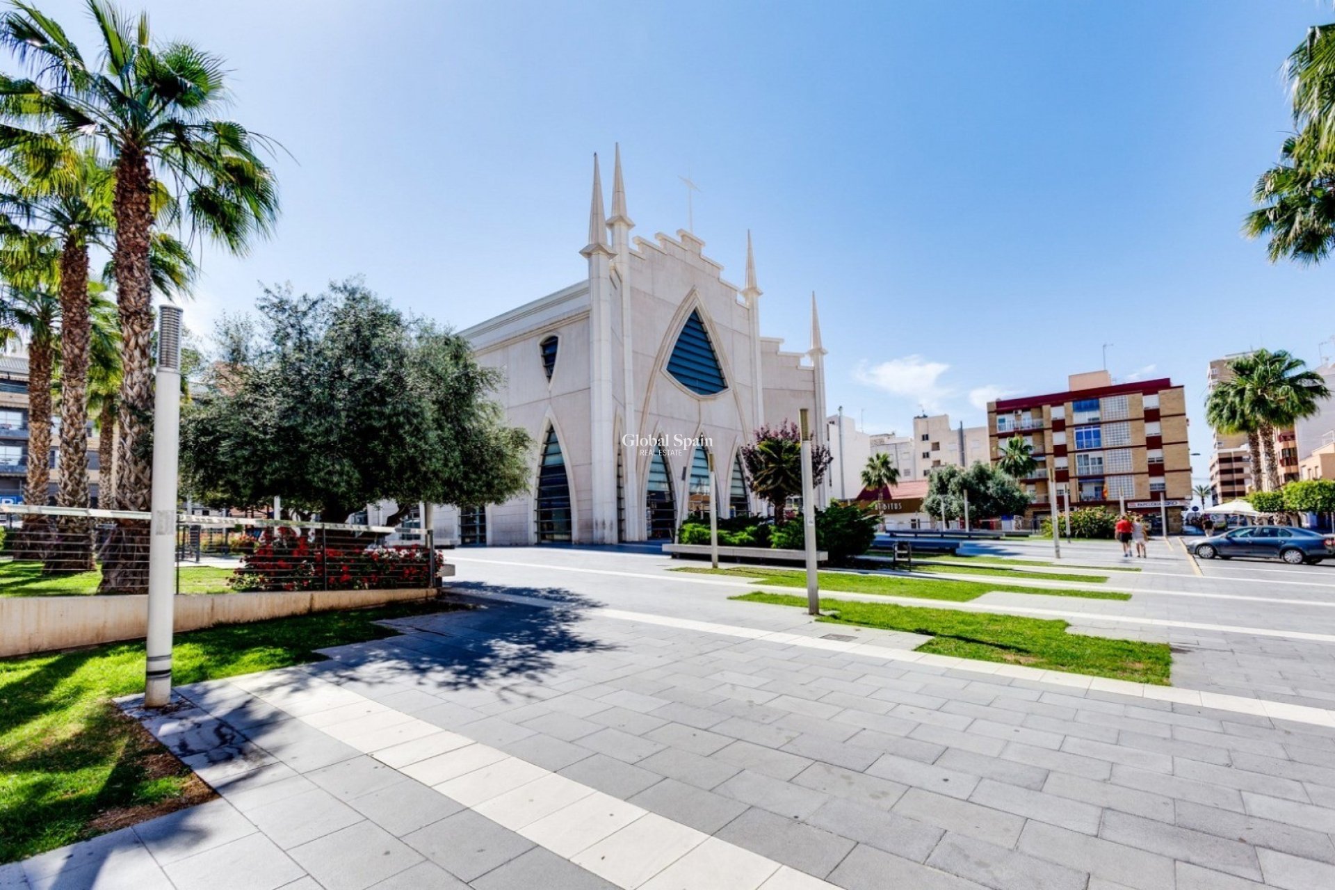 Odsprzedaż - MIESZKANIE -
TORREVIEJA - 