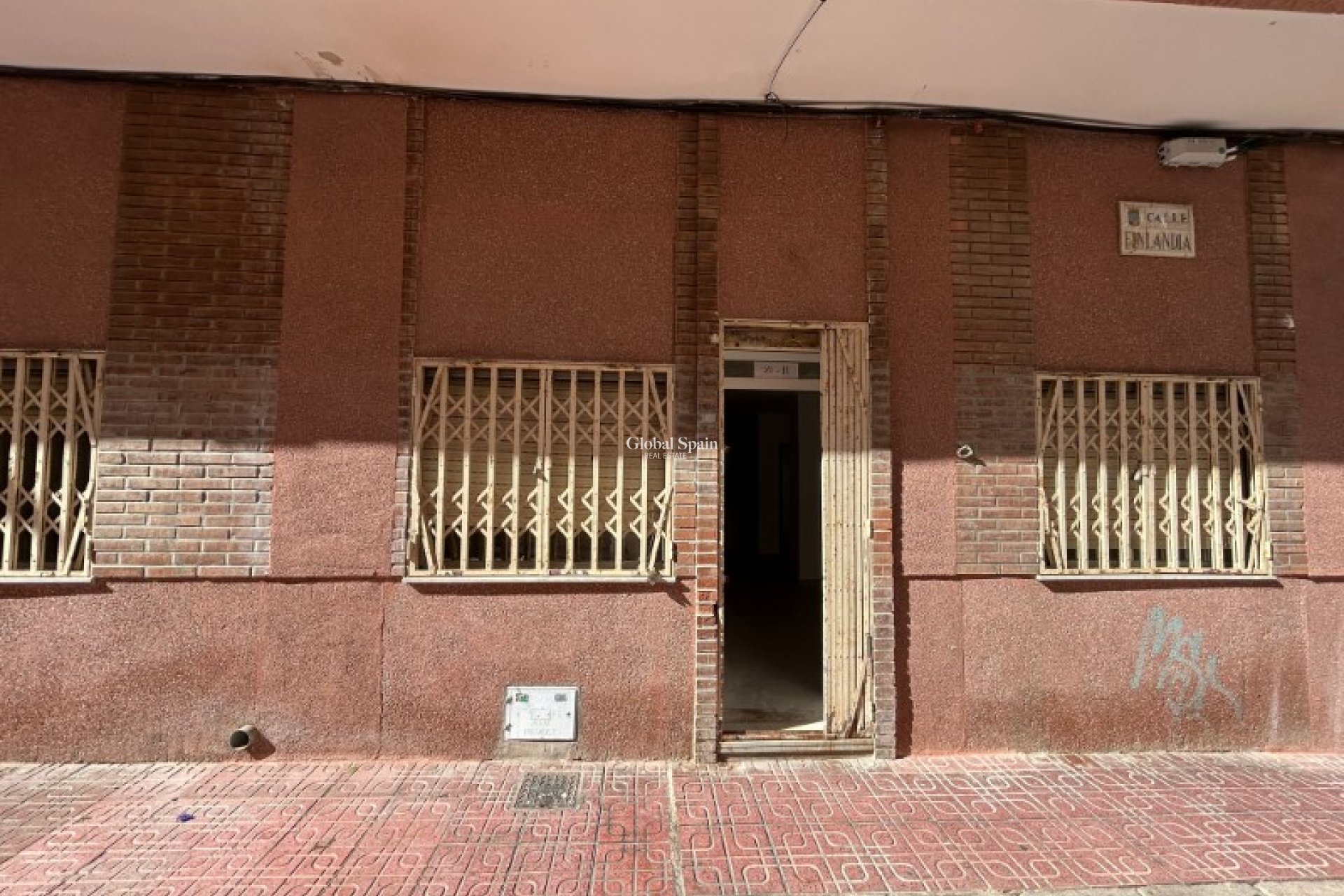 Odsprzedaż - MIESZKANIE -
TORREVIEJA - 