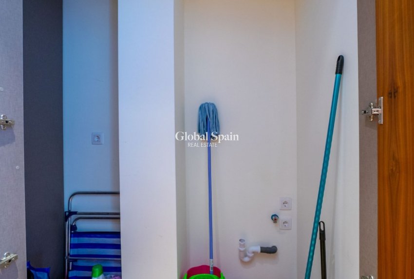 Odsprzedaż - MIESZKANIE -
TORREVIEJA - 