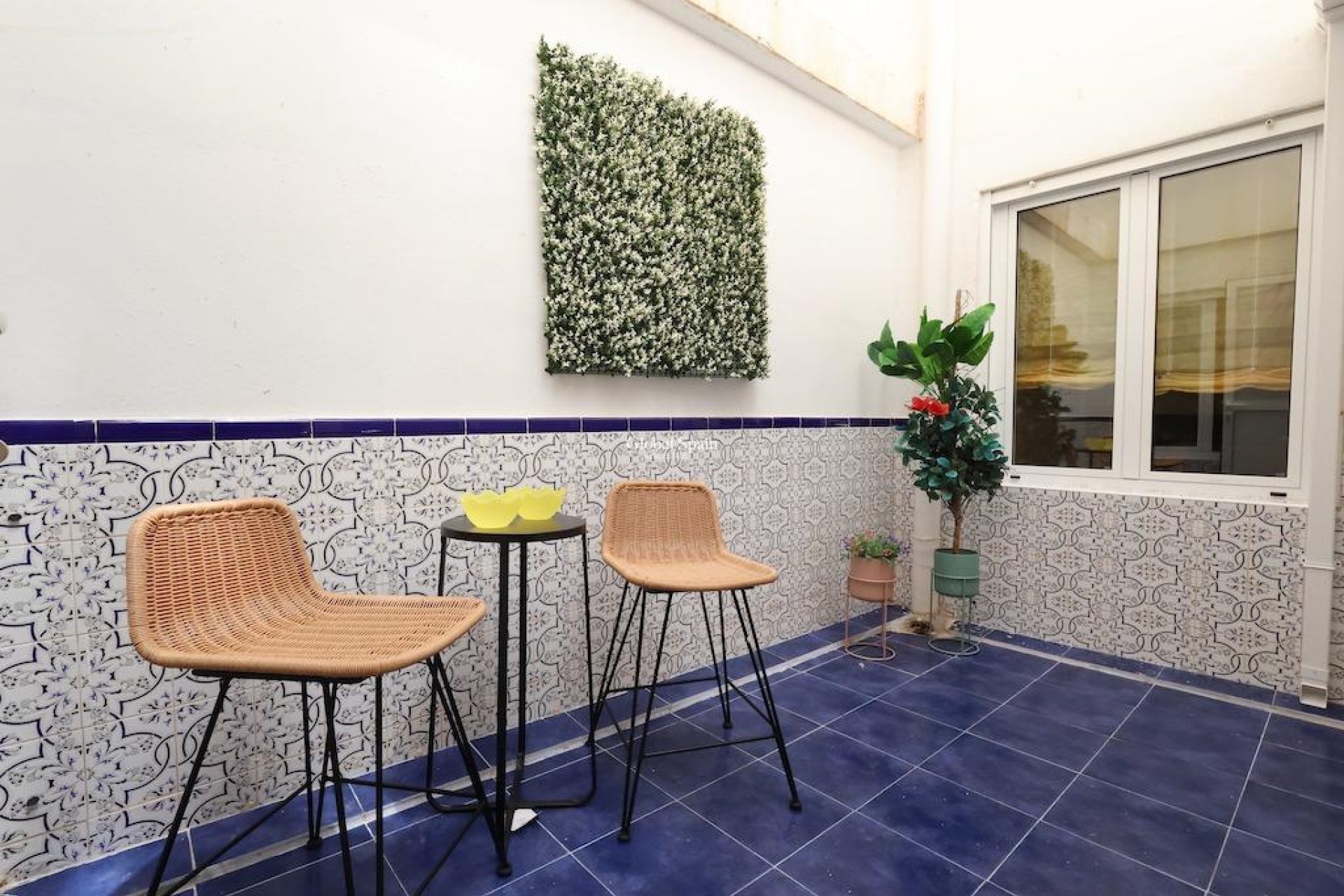 Odsprzedaż - MIESZKANIE -
TORREVIEJA - 