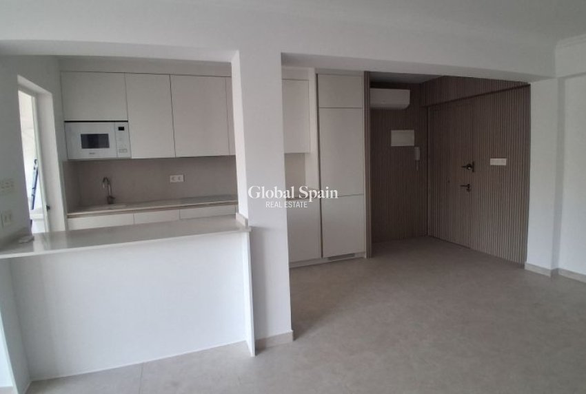 Odsprzedaż - MIESZKANIE -
TORREVIEJA - 