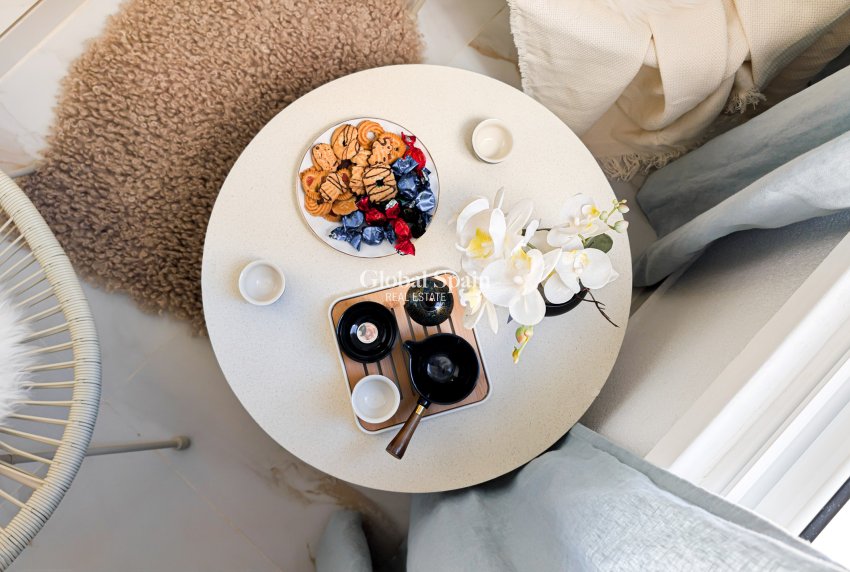 Odsprzedaż - MIESZKANIE -
TORREVIEJA - 