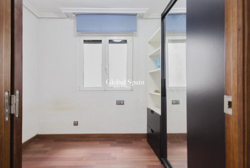 Odsprzedaż - MIESZKANIE -
TORREVIEJA - 