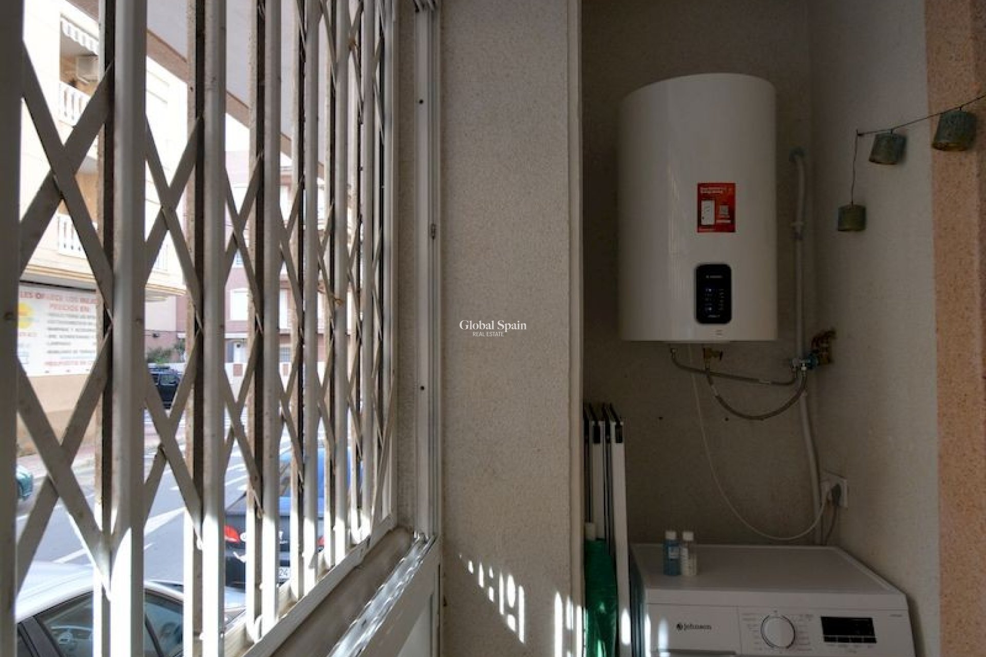 Odsprzedaż - MIESZKANIE -
TORREVIEJA - 