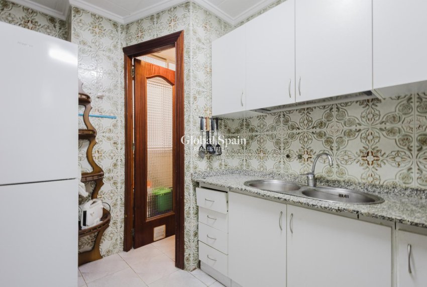 Odsprzedaż - MIESZKANIE -
TORREVIEJA - 