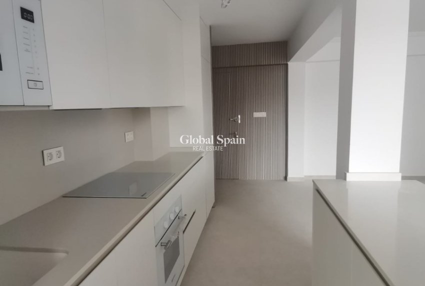 Odsprzedaż - MIESZKANIE -
TORREVIEJA - 