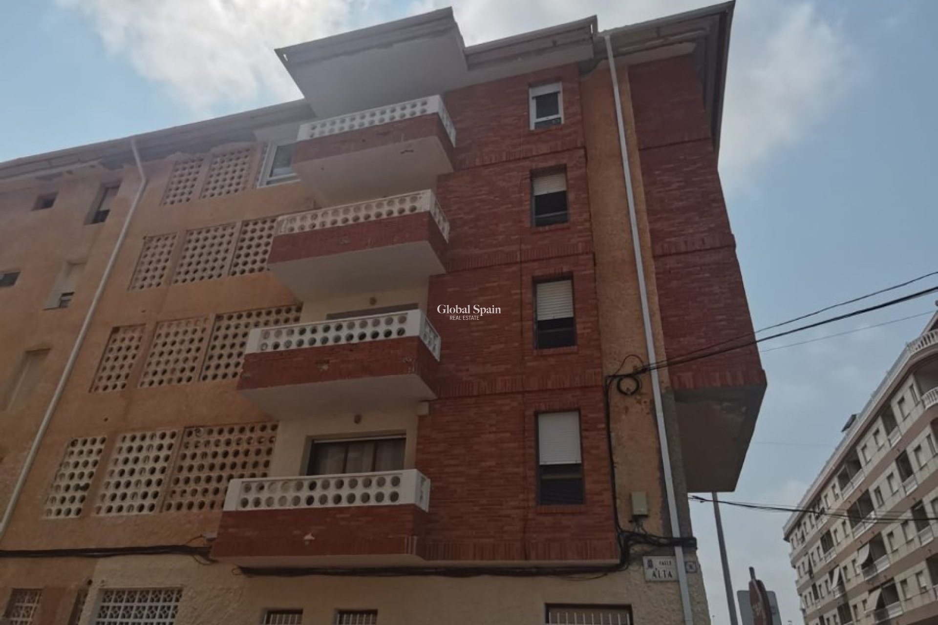 Odsprzedaż - MIESZKANIE -
TORREVIEJA - 