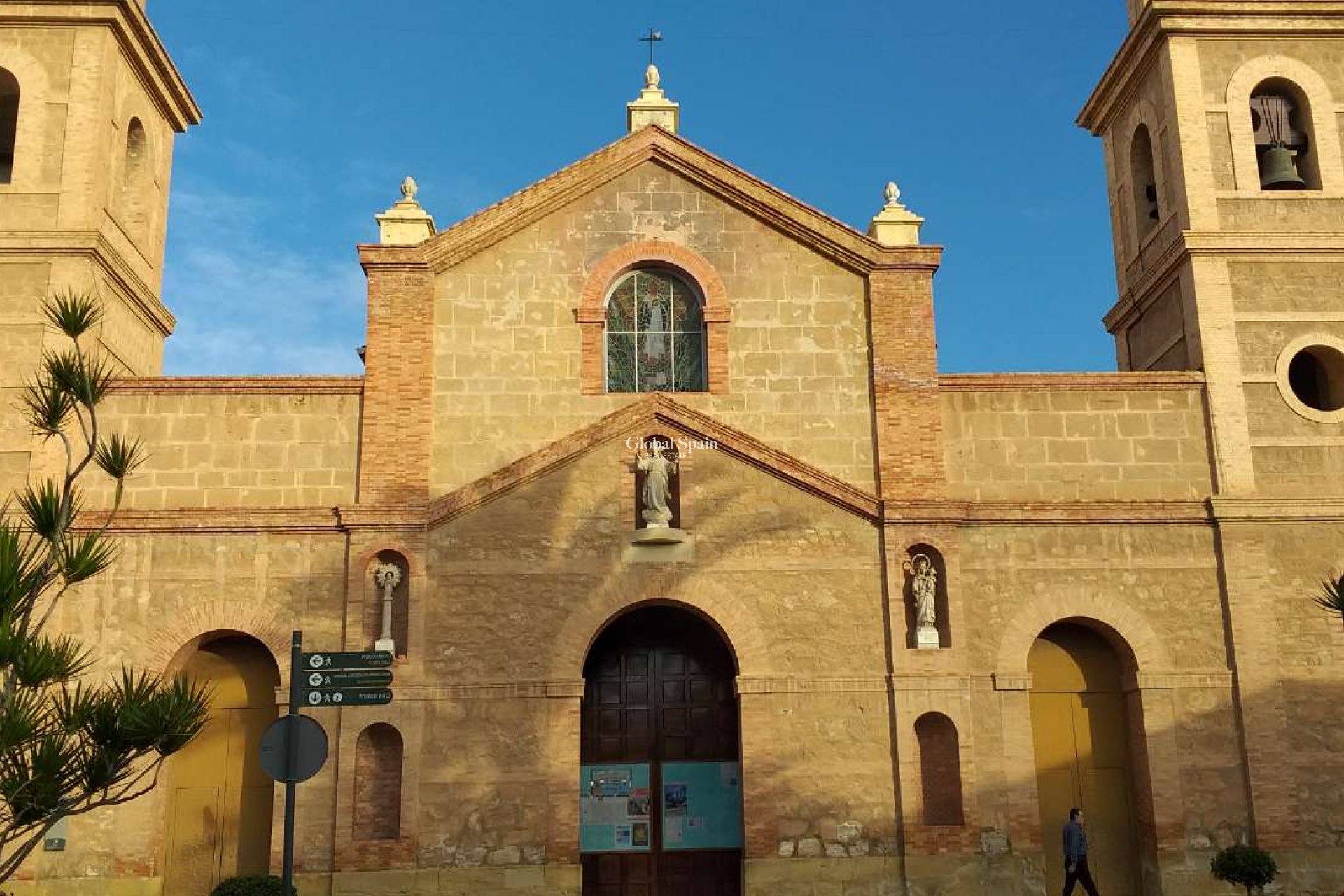 Odsprzedaż - MIESZKANIE -
TORREVIEJA - 