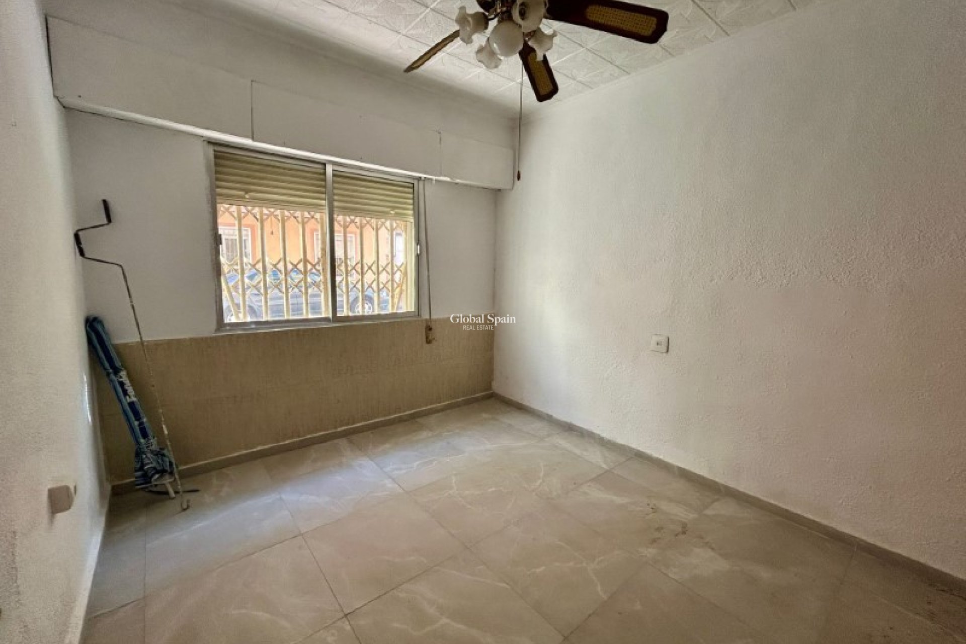 Odsprzedaż - MIESZKANIE -
TORREVIEJA - 